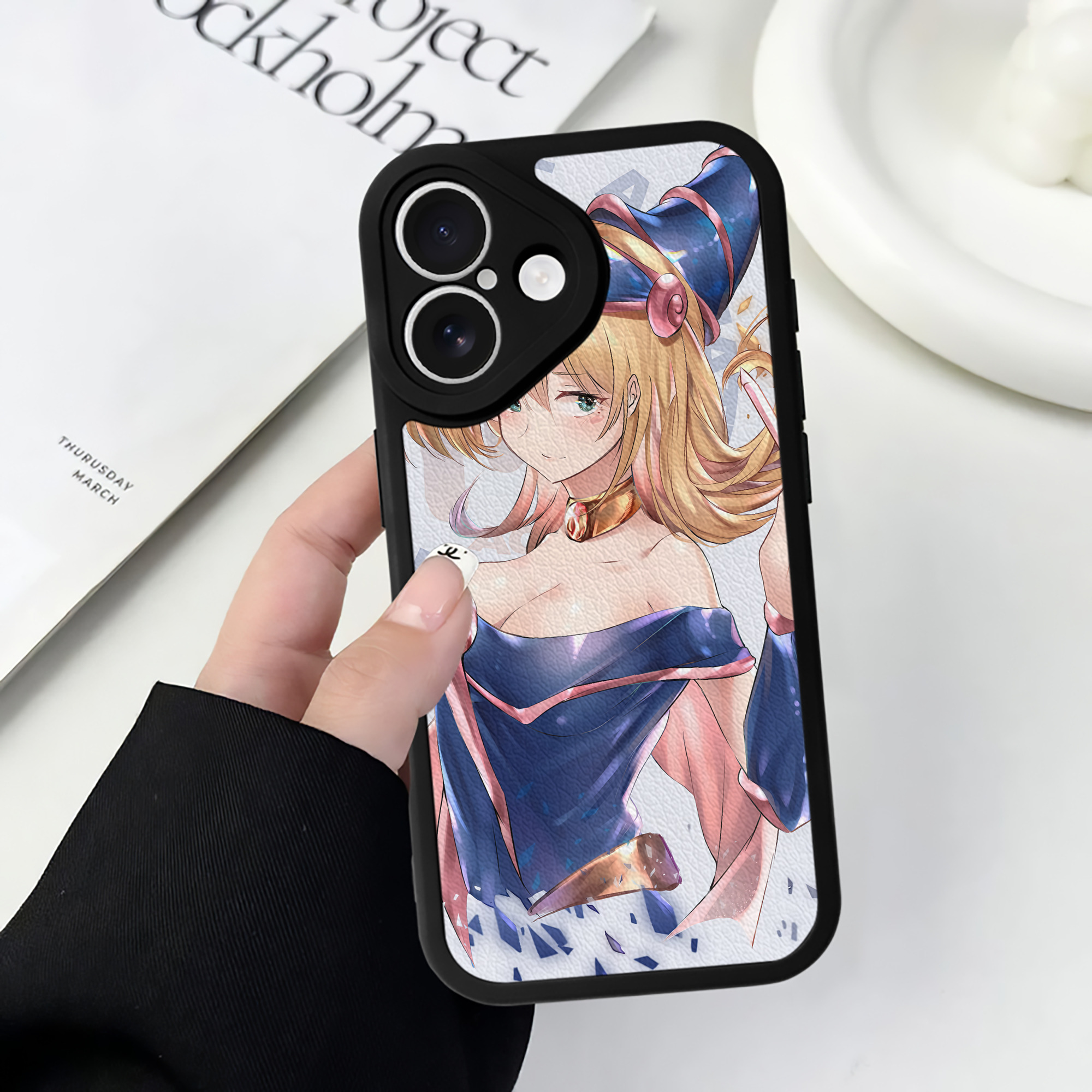（画像用） 遊☆戯☆王 Yu-Gi-Oh! 【iPhone 16シリーズ対応】シリコンスマホケース（レザー調） 材質：シリコン